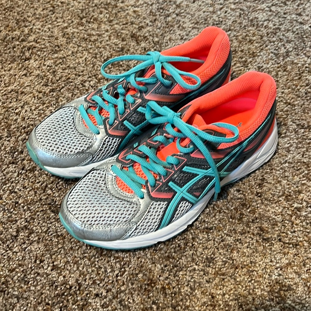NEW Asics Women’s Shoes Size 6
